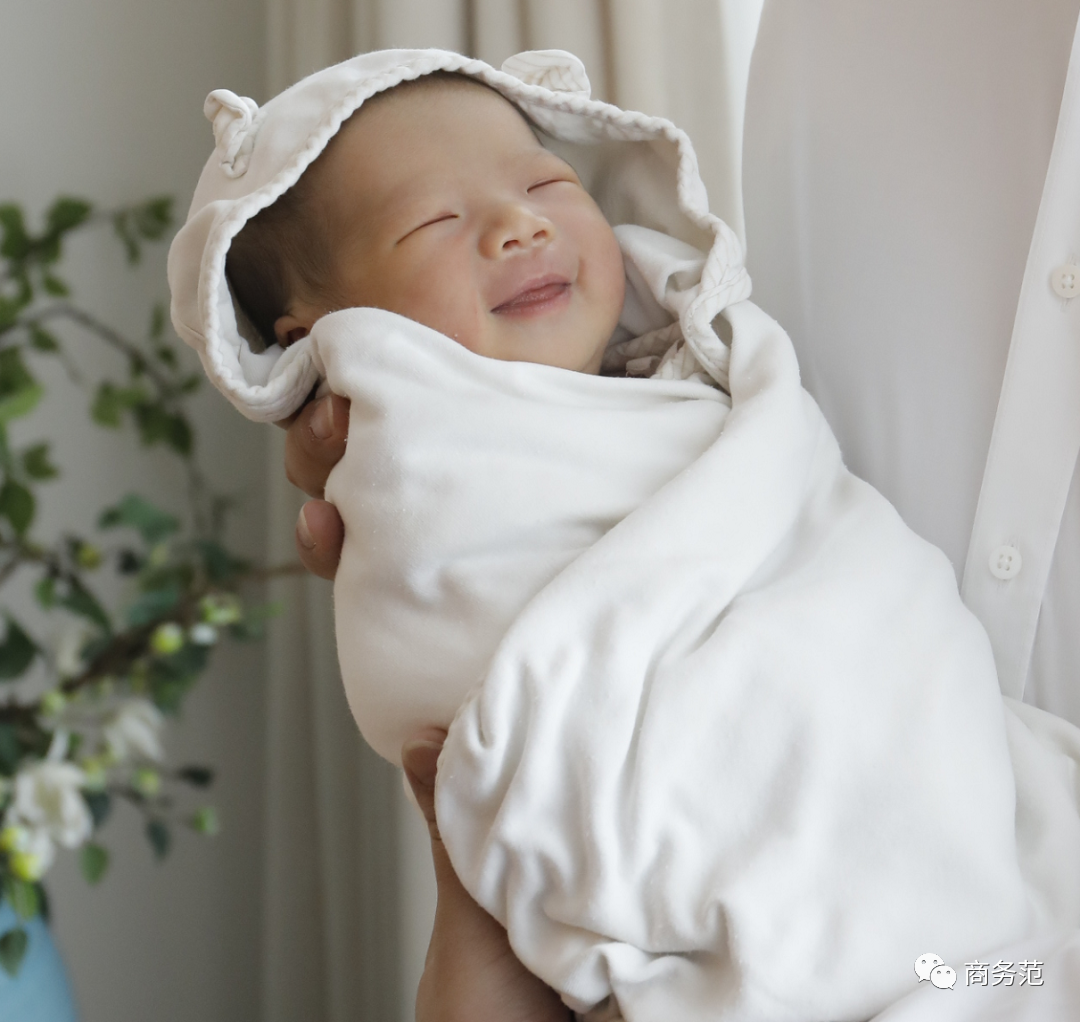 新生婴儿礼物（宝宝的新年礼物）