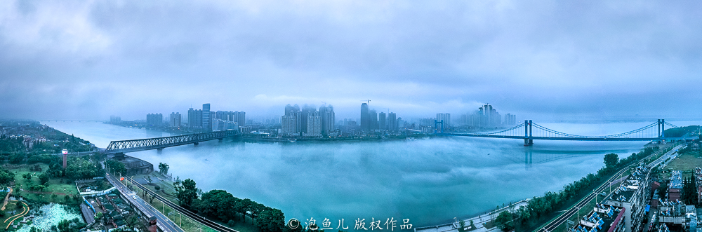 难得一见！下雨天出现平流雾奇观，襄阳古城秒变“海市蜃楼”