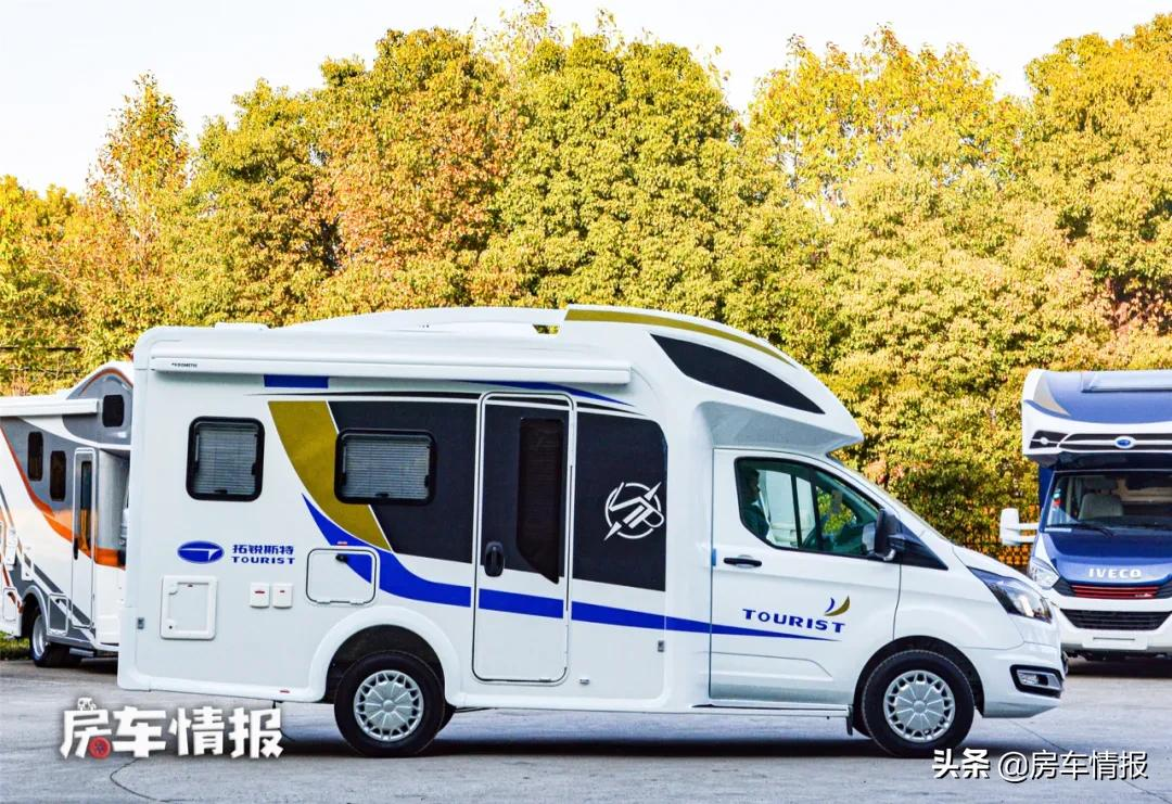新款福特全顺房车，2.0T+6AT好开又舒服，一家4口玩得爽