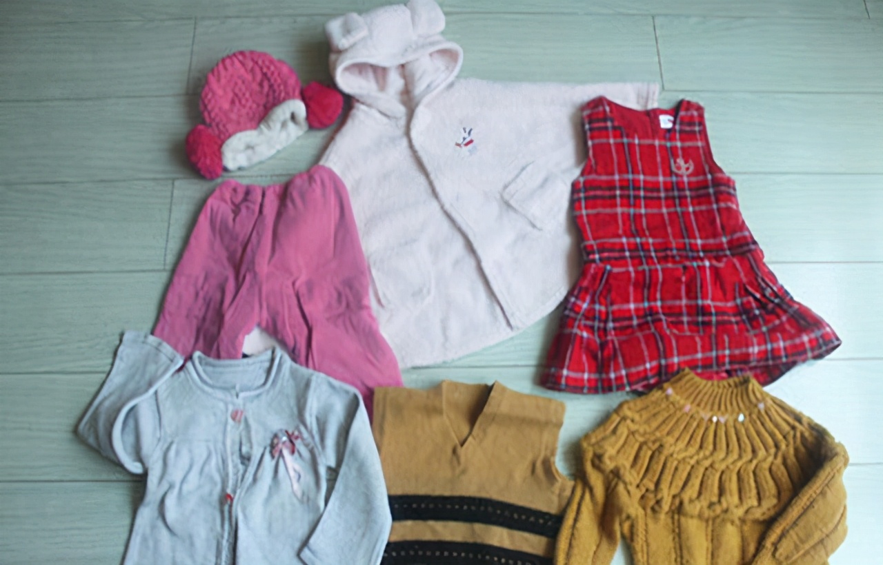 宝宝冬季衣服该怎么穿？穿多穿少都不对，试一试“三层着装法”