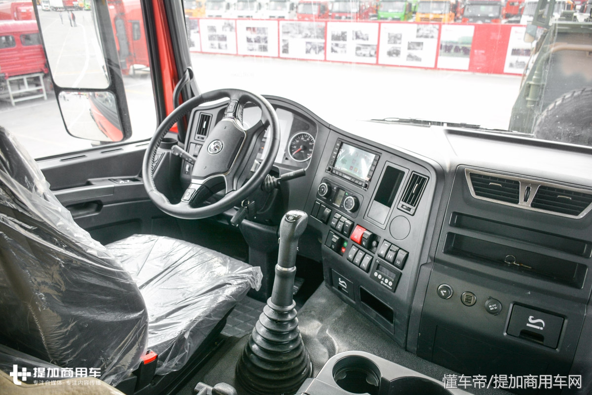 600马力能拉250吨，国产最强8x8，陕汽德龙X3000大件牵引车详解