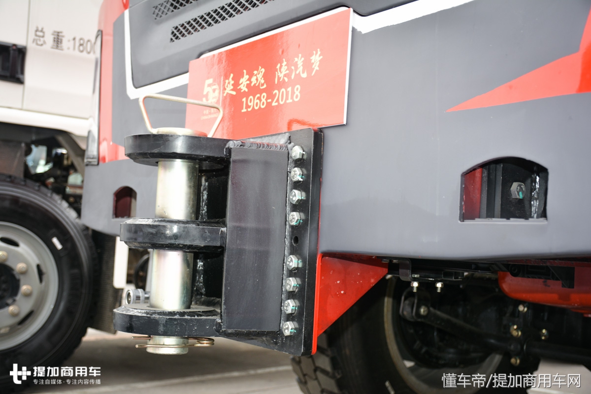 600马力能拉250吨，国产最强8x8，陕汽德龙X3000大件牵引车详解