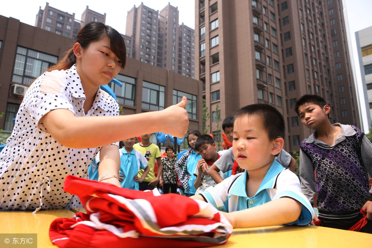 “数子十过，不如奖子一长”夸奖对了，孩子更出色！当心别夸错了