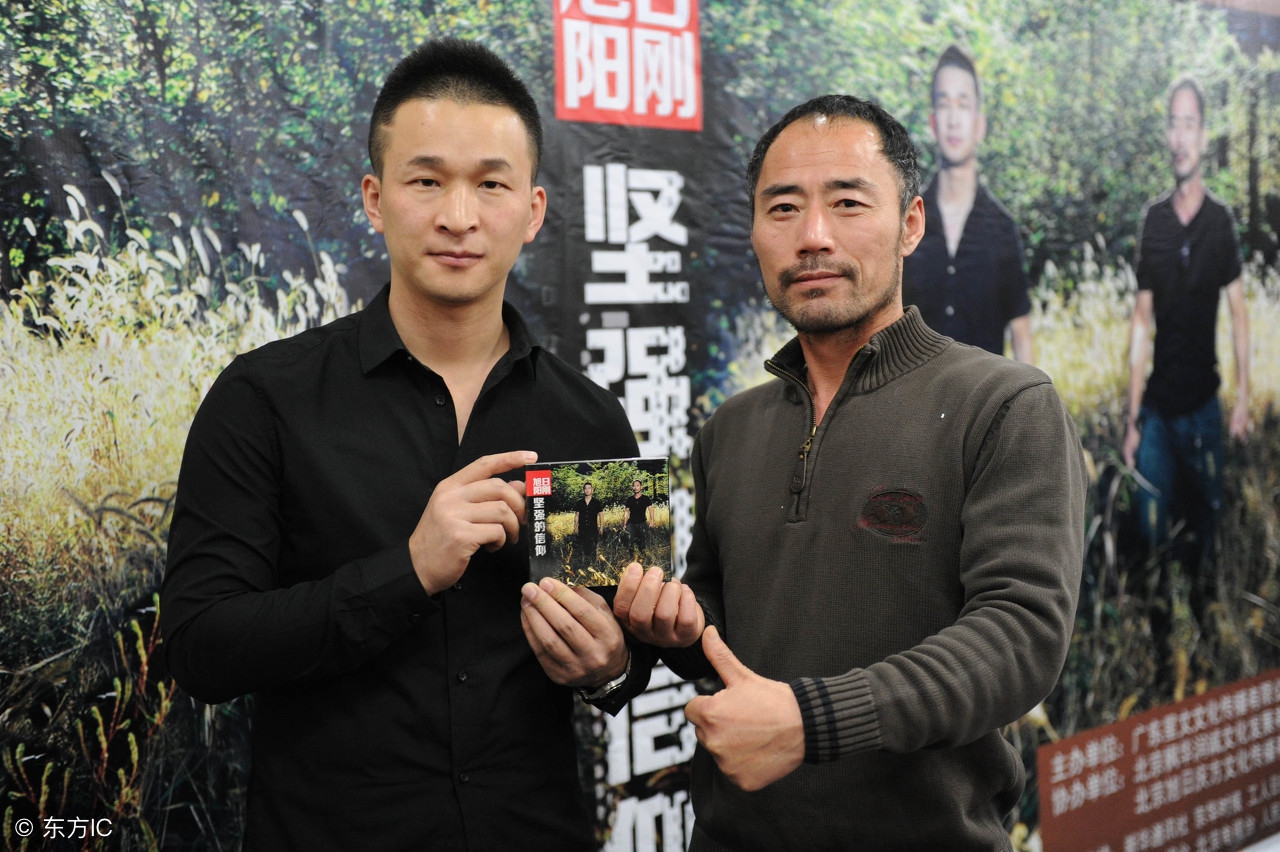 草根歌手王旭，商丘民权人，因与刘刚合唱《春天里》红遍大江南北