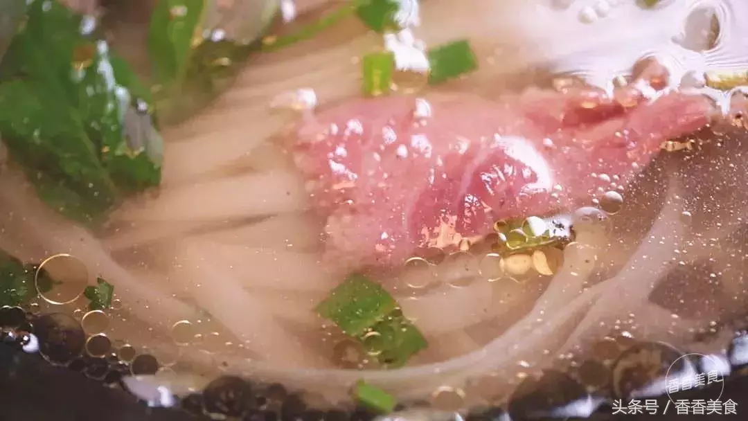 越南大叔做的家乡米粉，一碗竟能吃出三种牛肉