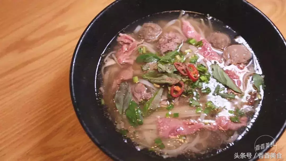 越南大叔做的家乡米粉，一碗竟能吃出三种牛肉