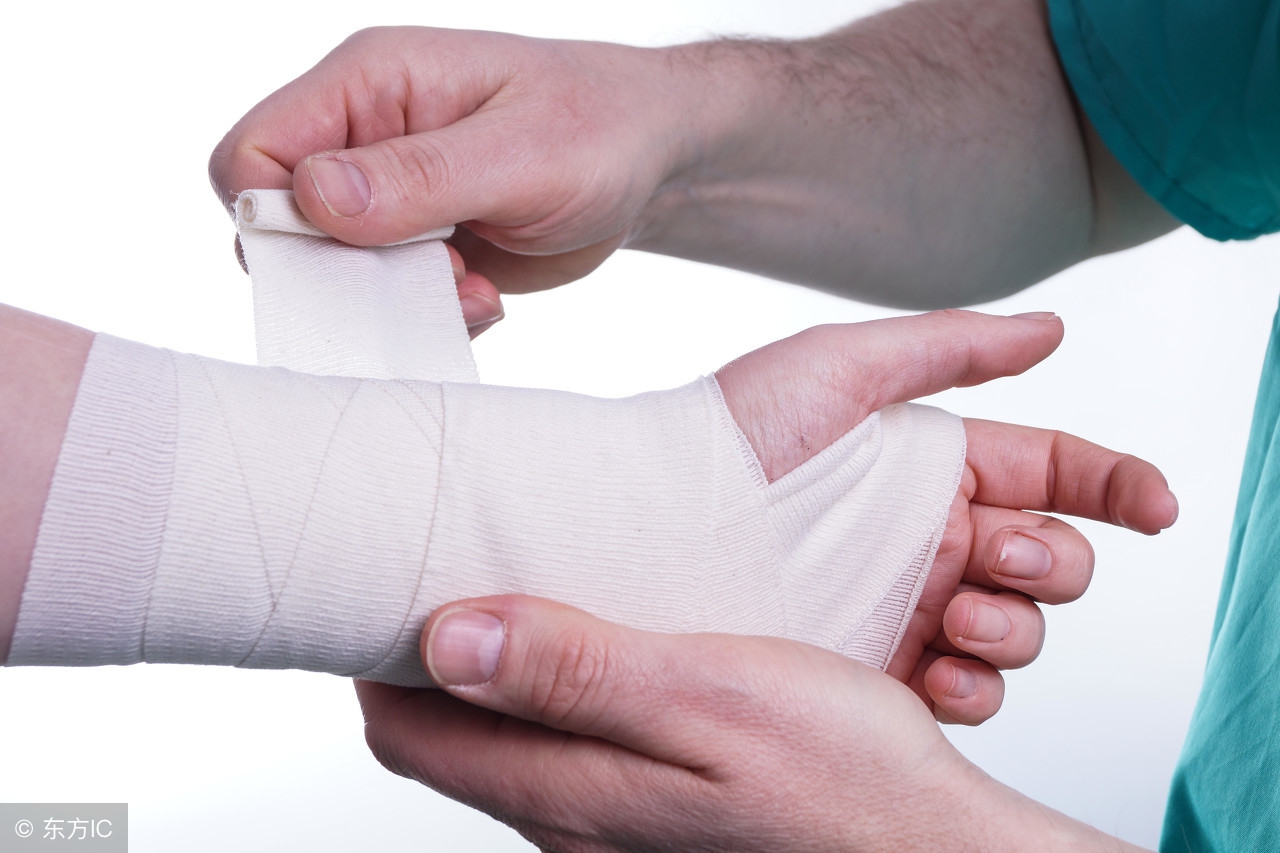 手部韧带损伤的类型有3种，5个方法可处理，别大意了
