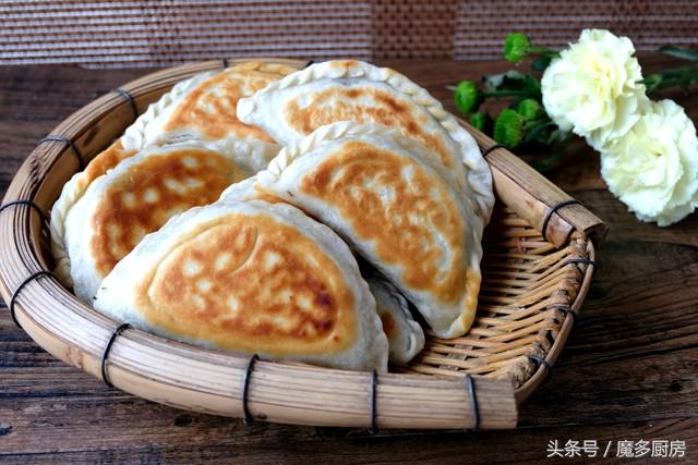 薄皮大馅，外焦里嫩，放多久都不会硬的烫面馅饼做法来了！