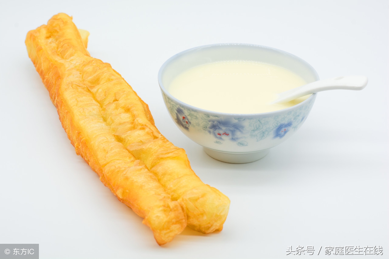 豆浆油条是我国早餐标配,殊不知,这样吃会有3大危害