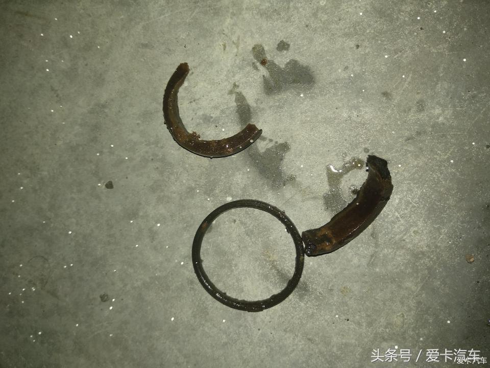有意外收获 奥迪A4L换真空泵密封垫
