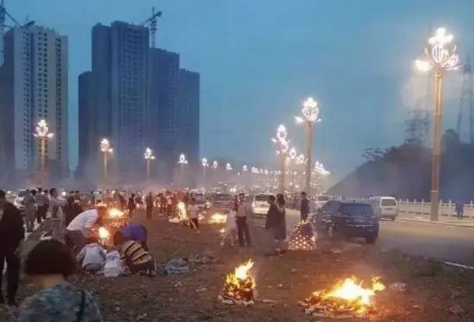 昭通镇雄七月半（中元节）习俗烧纸钱，这些书写你可还记得？