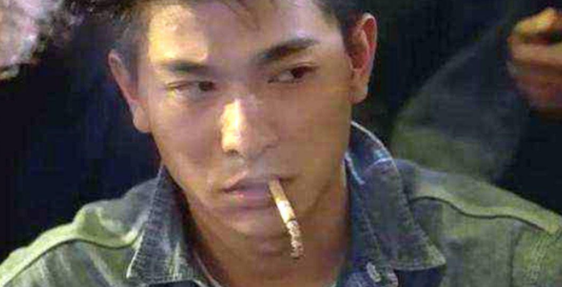 刘德华抽烟境界烟灰不断回笼是烟民抽烟时常用的一个动作,就是将吐