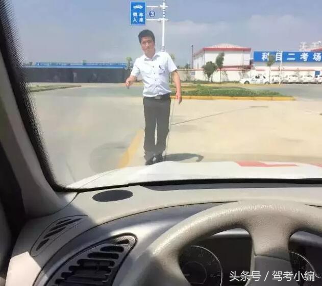 科二侧方停车满分操作技巧及新规扣分标准，掌握好考试不再难