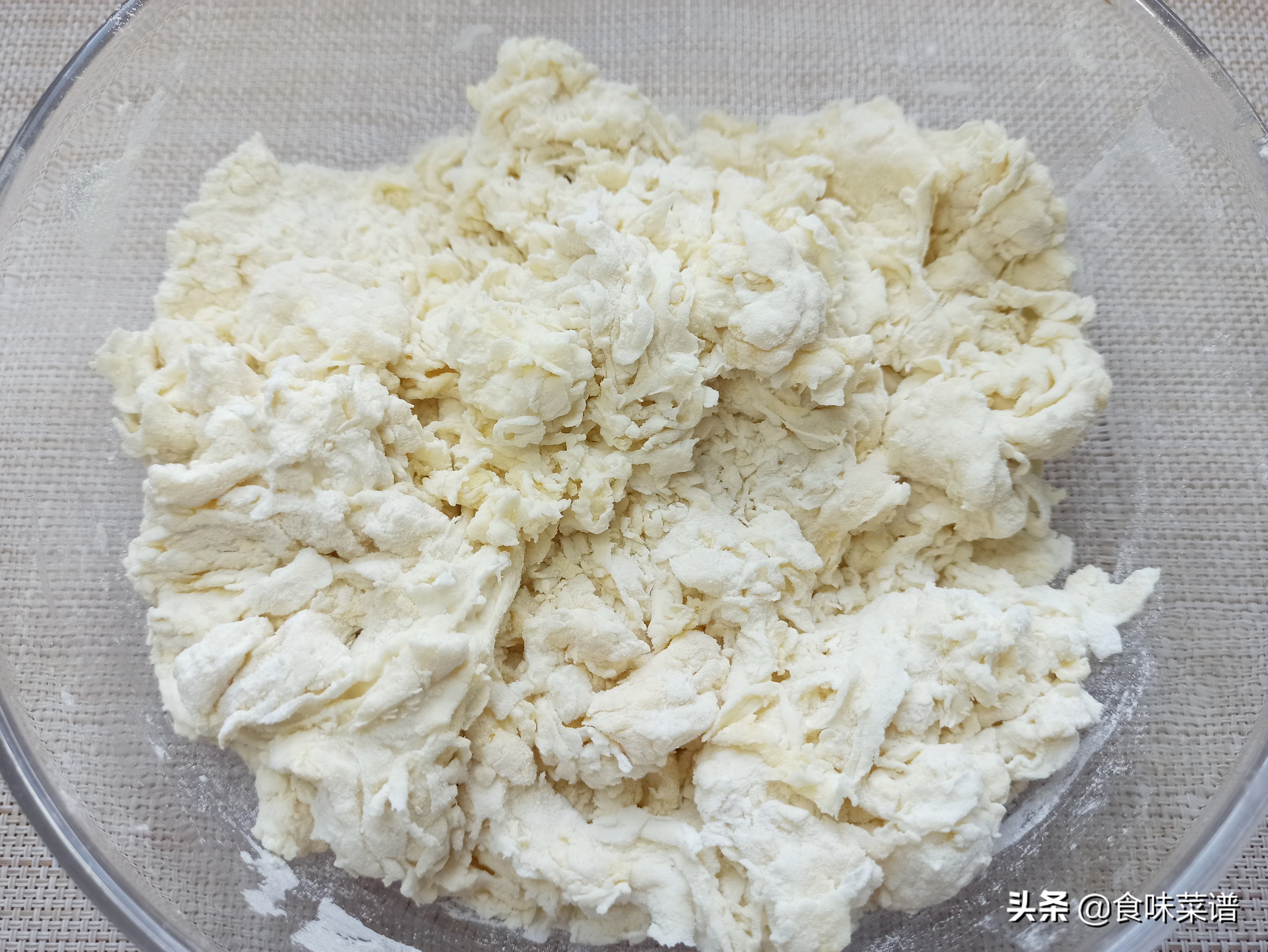 头伏到吃饺子，分享8种饺子馅的调法，有荤有素，鲜嫩营养又多汁