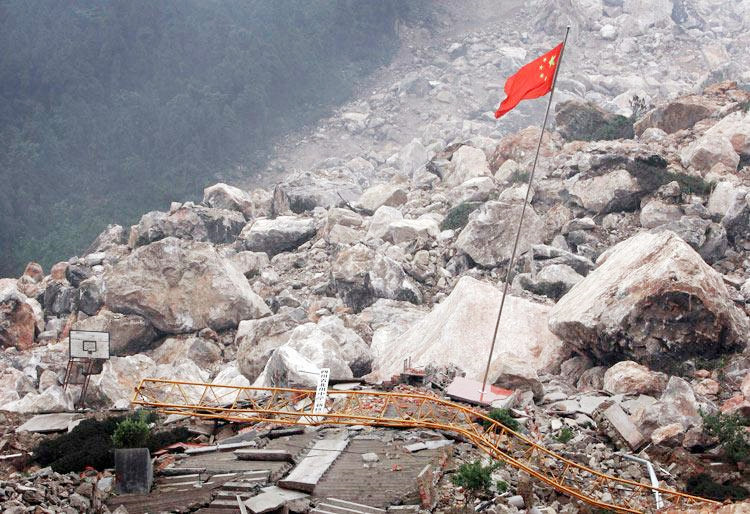 “抗震小英雄”林浩：立志考清华大学建筑系，后来为何当了明星？