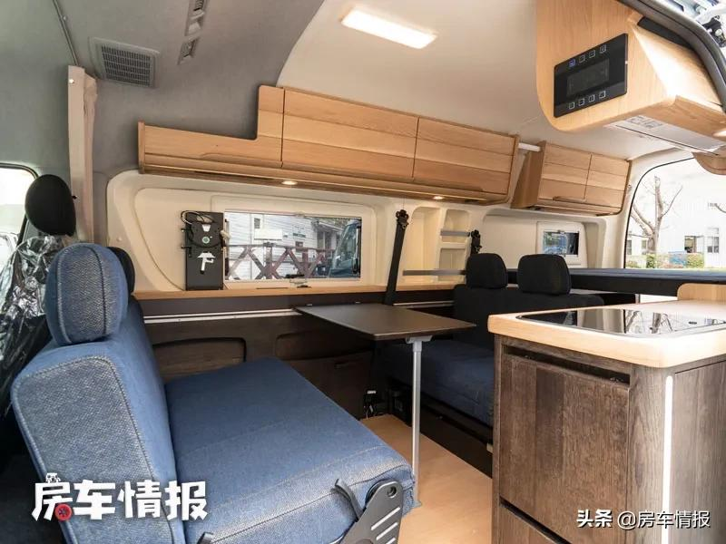 新款丰田海狮房车，7座设计适合接娃买菜，假日旅行还能洗漱做饭