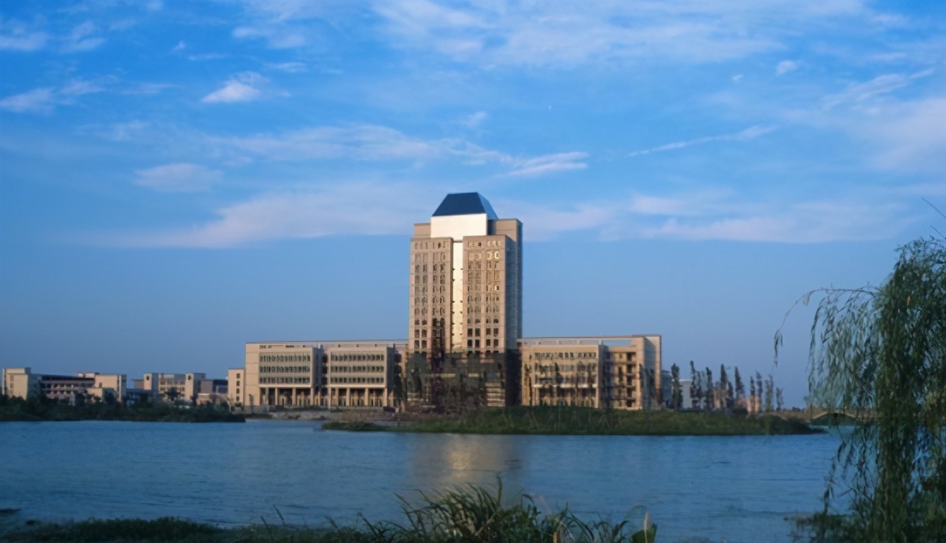 江苏一所很委屈的大学，明明是211，却因名字被误会“野鸡大学”