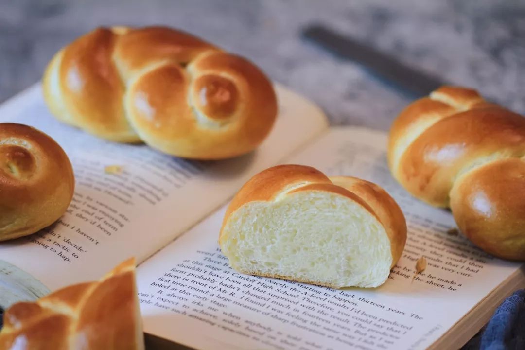 牛奶辫子面包，让你记起童年给你扎过麻花辫的她（他）