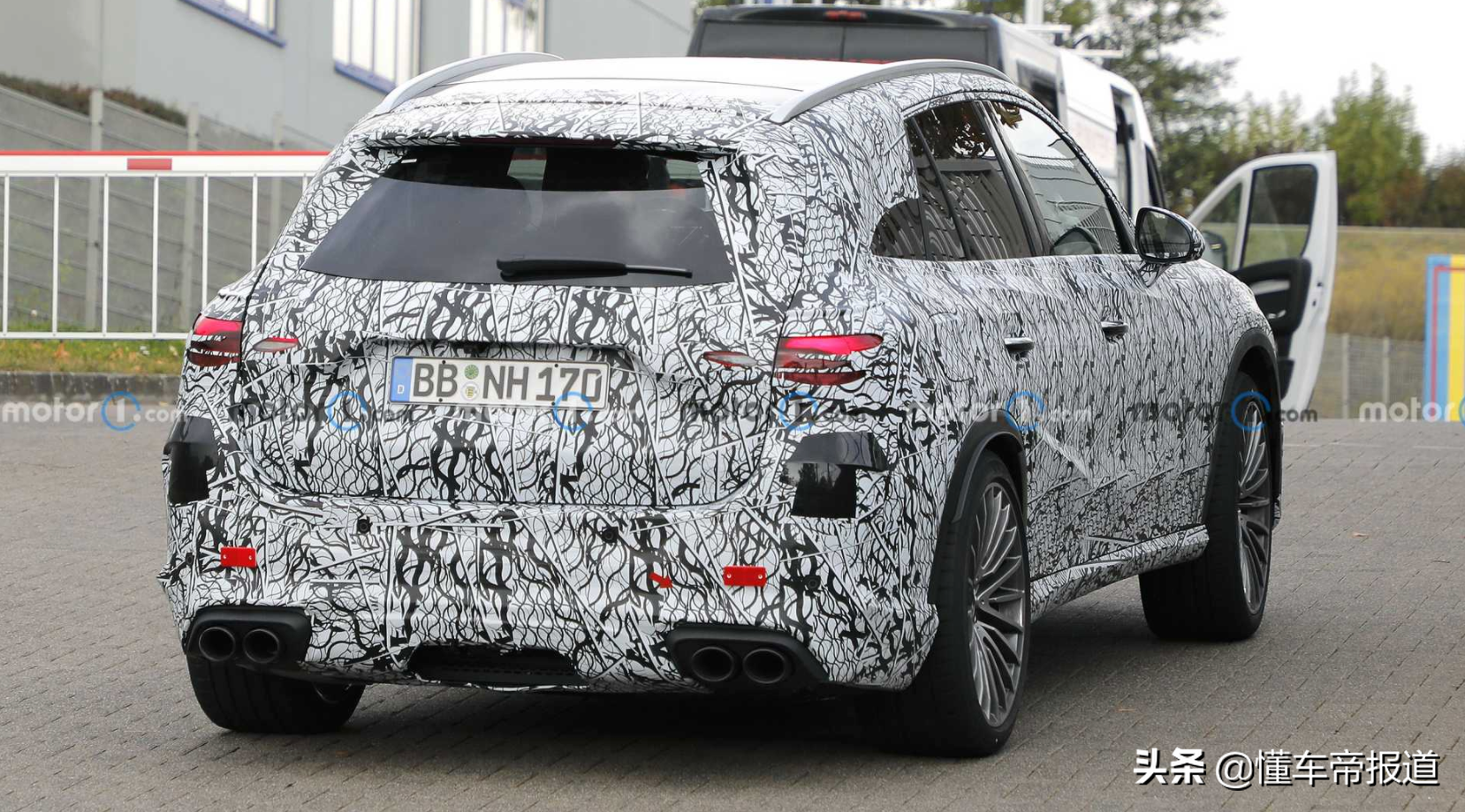 新车 </p><p>　　 或更名“45”，取消V6发动机，竞争Macan！全新AMG GLC 43谍照