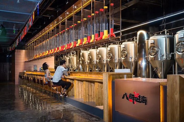 自釀啤酒設(shè)備與精釀啤酒設(shè)備一樣嗎？價格是多少？