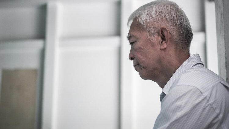 如何去除脸上、手上的老年斑？医生指出4条“明路”，快记下来