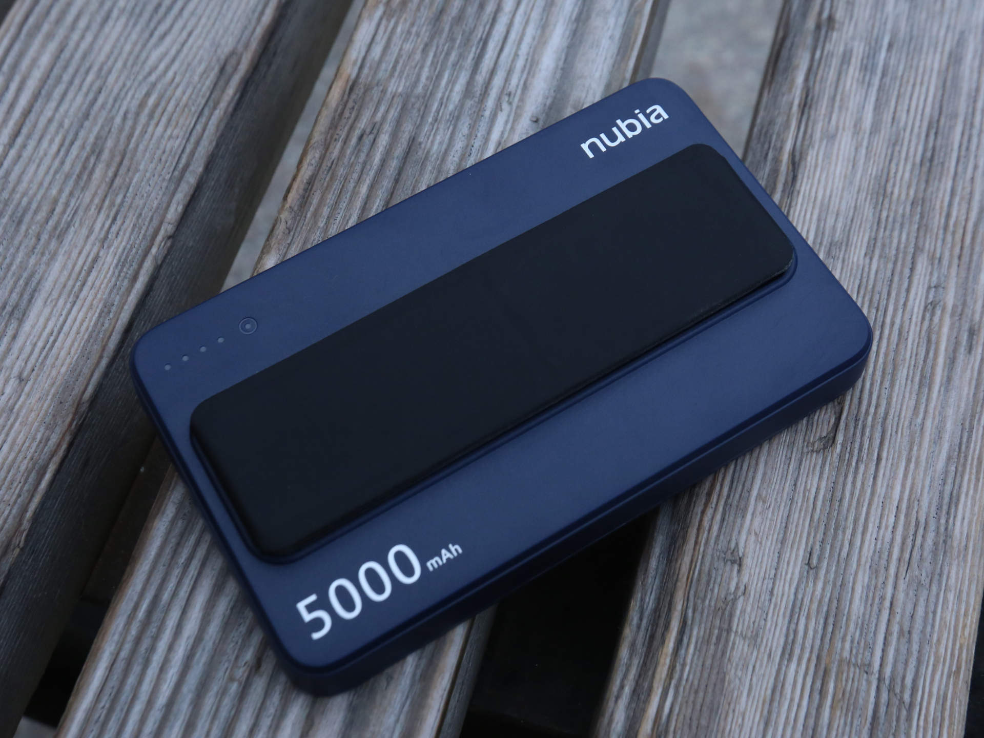 开箱｜努比亚磁吸充电宝PA0001使用测评