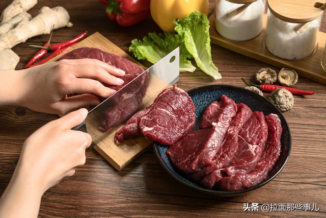 牛肉切法技巧：掌握正确刀工，让口感更嫩滑