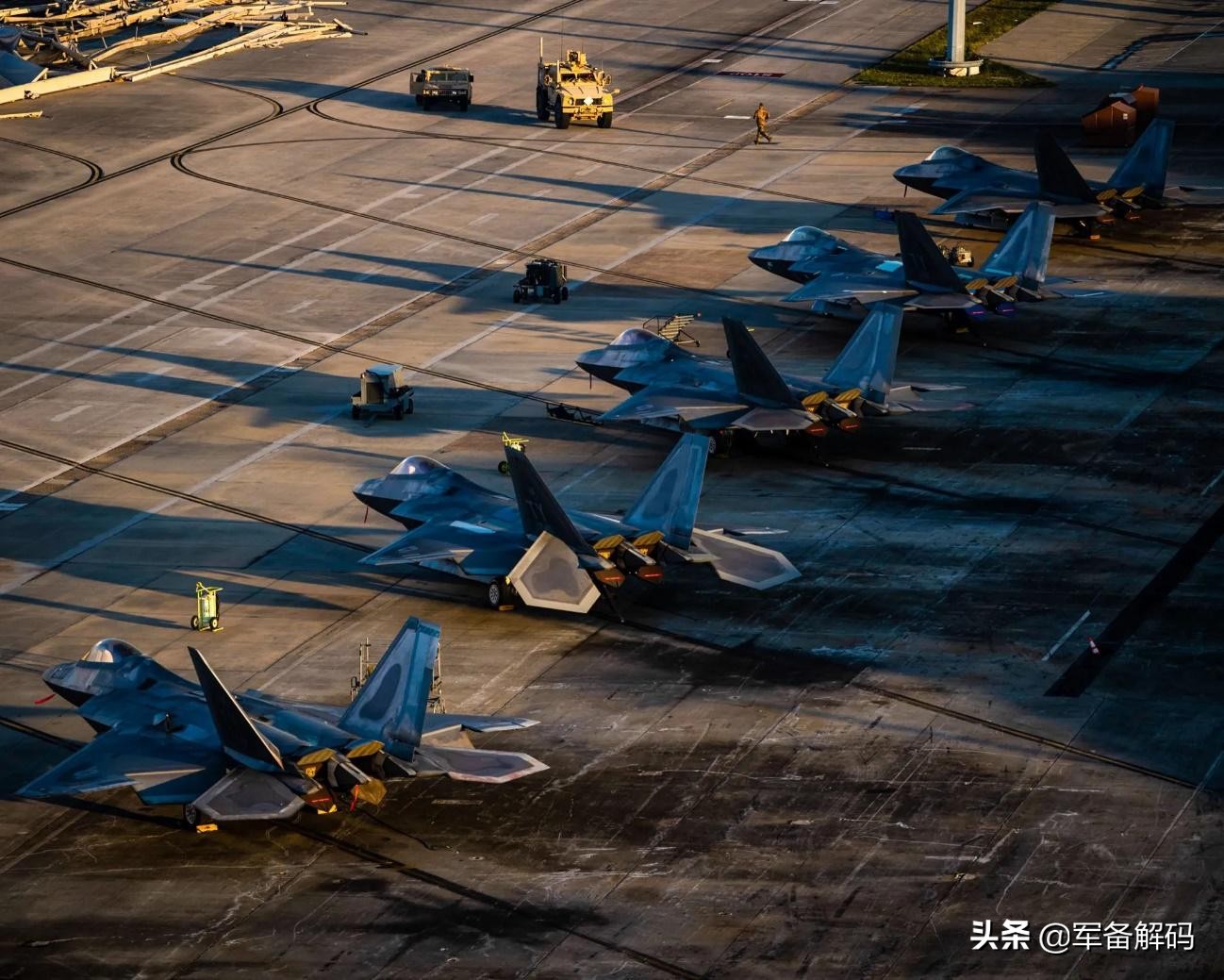 ��-57��ˤ1�ܣ�F-22��F-35��ˤ5�ܣ�Ϊ�μ�-20���ڱ���1�ܲ�ˤ��