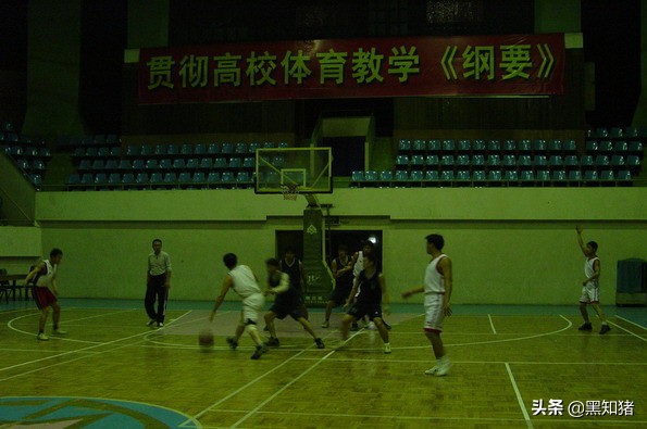铜陵在线篮球队发展初期，我们走到一起来，夹缝中求生存