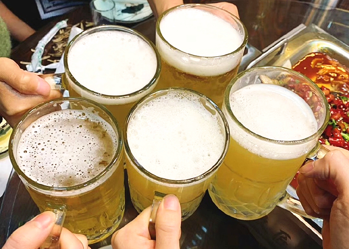 什么是工业啤酒,它和精酿啤酒有什么区别,哪种更好喝?涨知识了