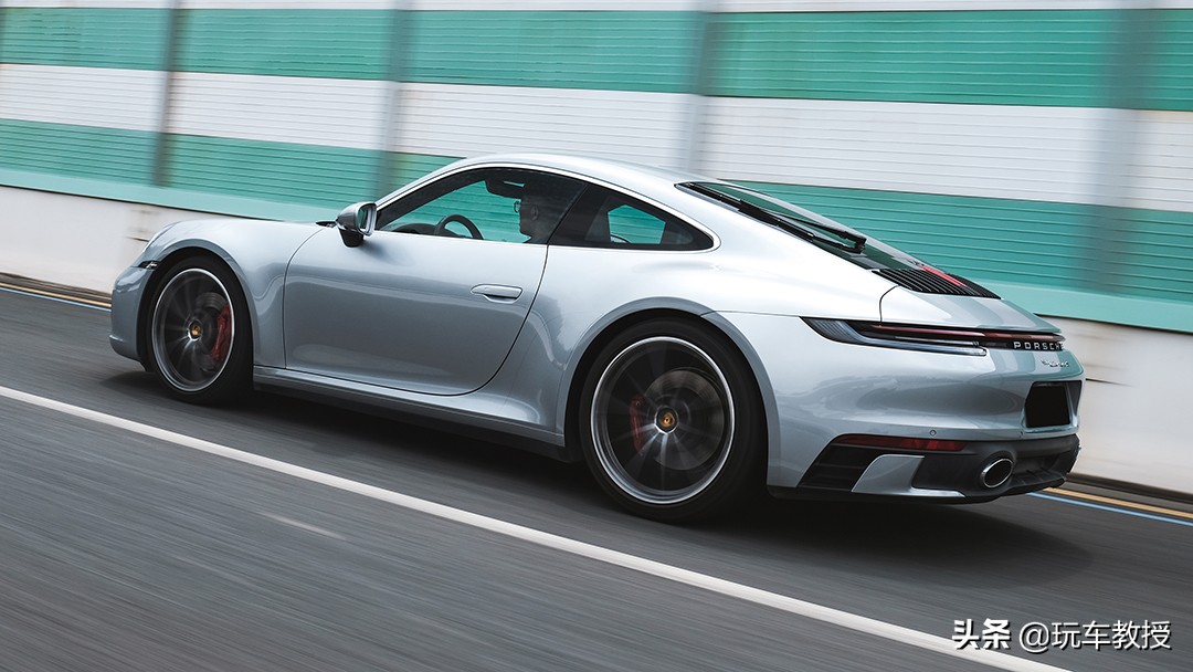一生想买的车保时捷911和路特斯Evora，两个极端但都好想要