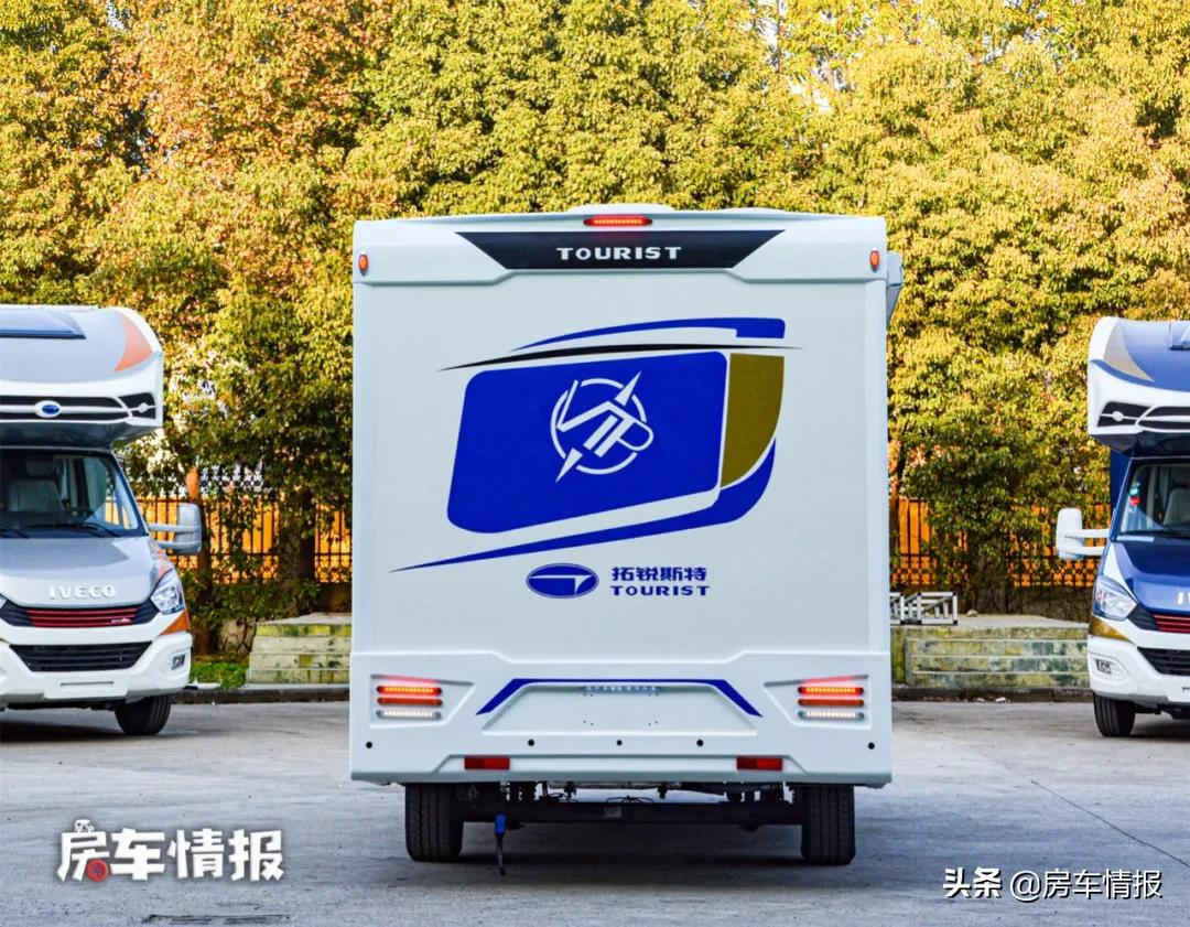 新款福特全顺房车，2.0T+6AT好开又舒服，一家4口玩得爽