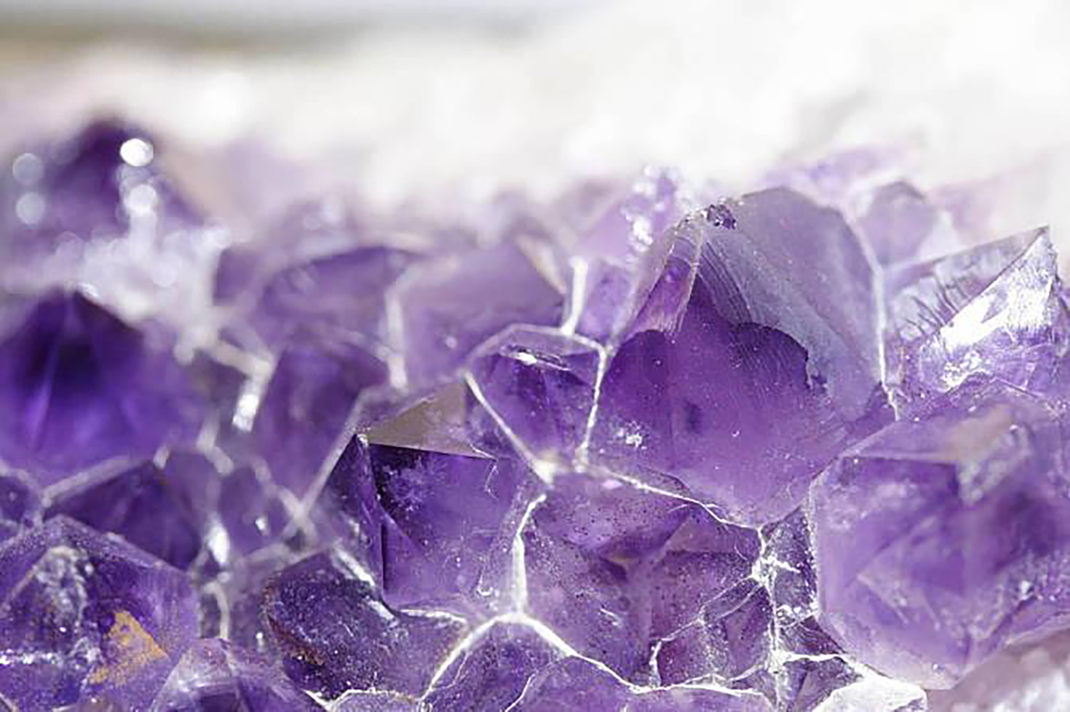 让人惊叹的彩色宝石之紫水晶