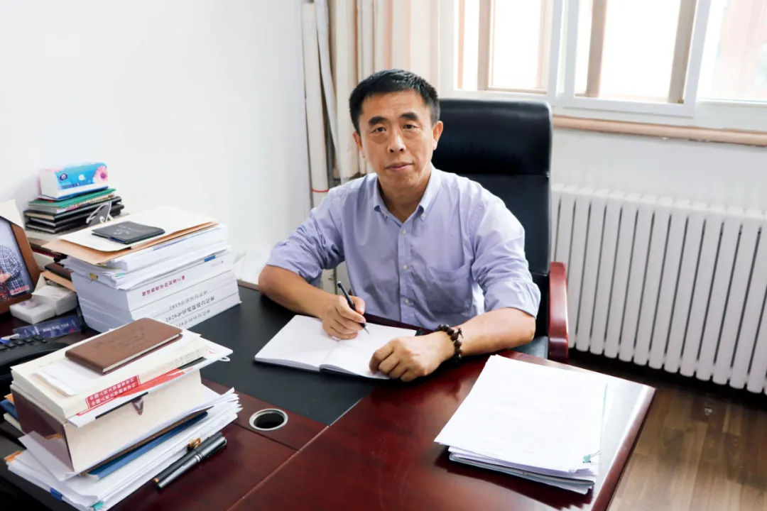 院长在线丨中国人民大学继续教育学院院长刘鹏:危机中寻新机,迎难而上开拓新局面