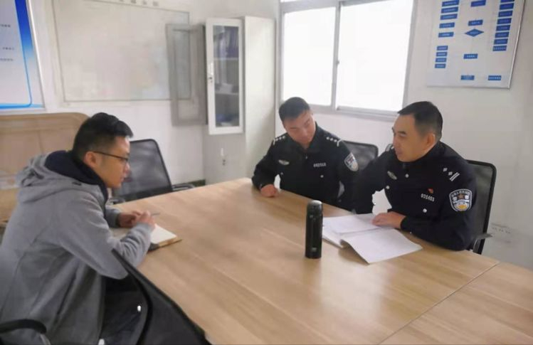 漢中交警一大隊四中隊開展十月份重點運輸企業安全督導檢查