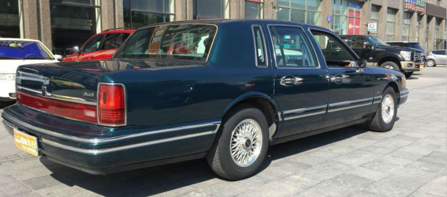 情怀老车之林肯Town Car（城市）