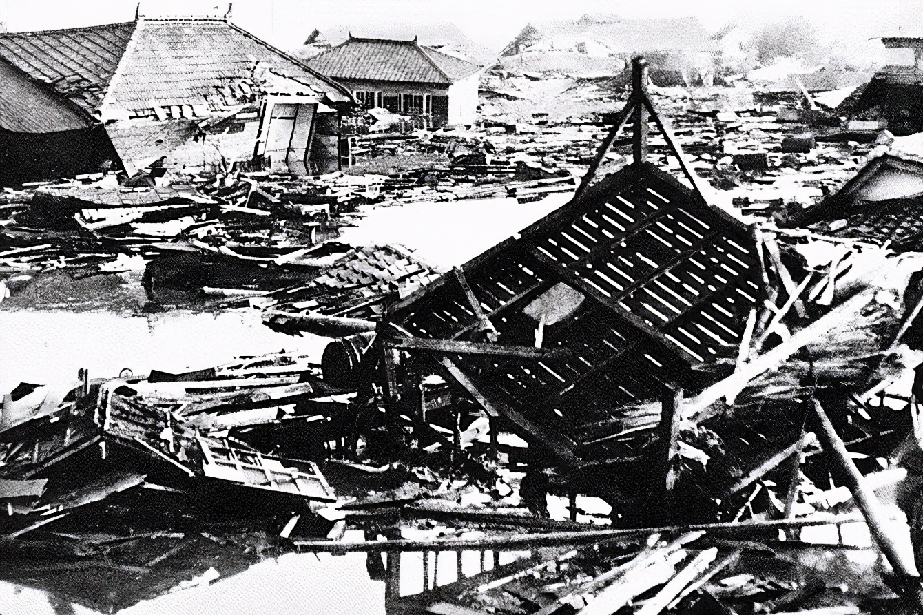 1960年，智利9.5级特大地震引发海啸横跨太平洋，8米巨浪直冲日本