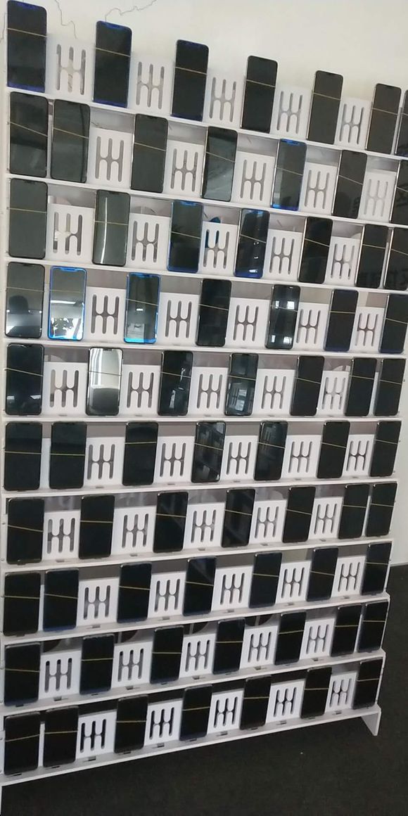 “手机挖矿”终成闹剧：币只能换手机壳，代理商赔几百万