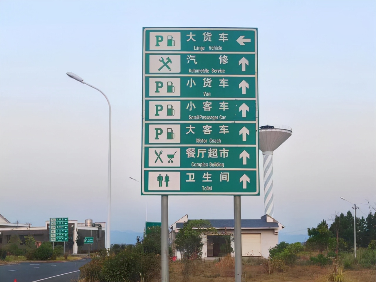高速公路有哪些标线和标识，有什么作用