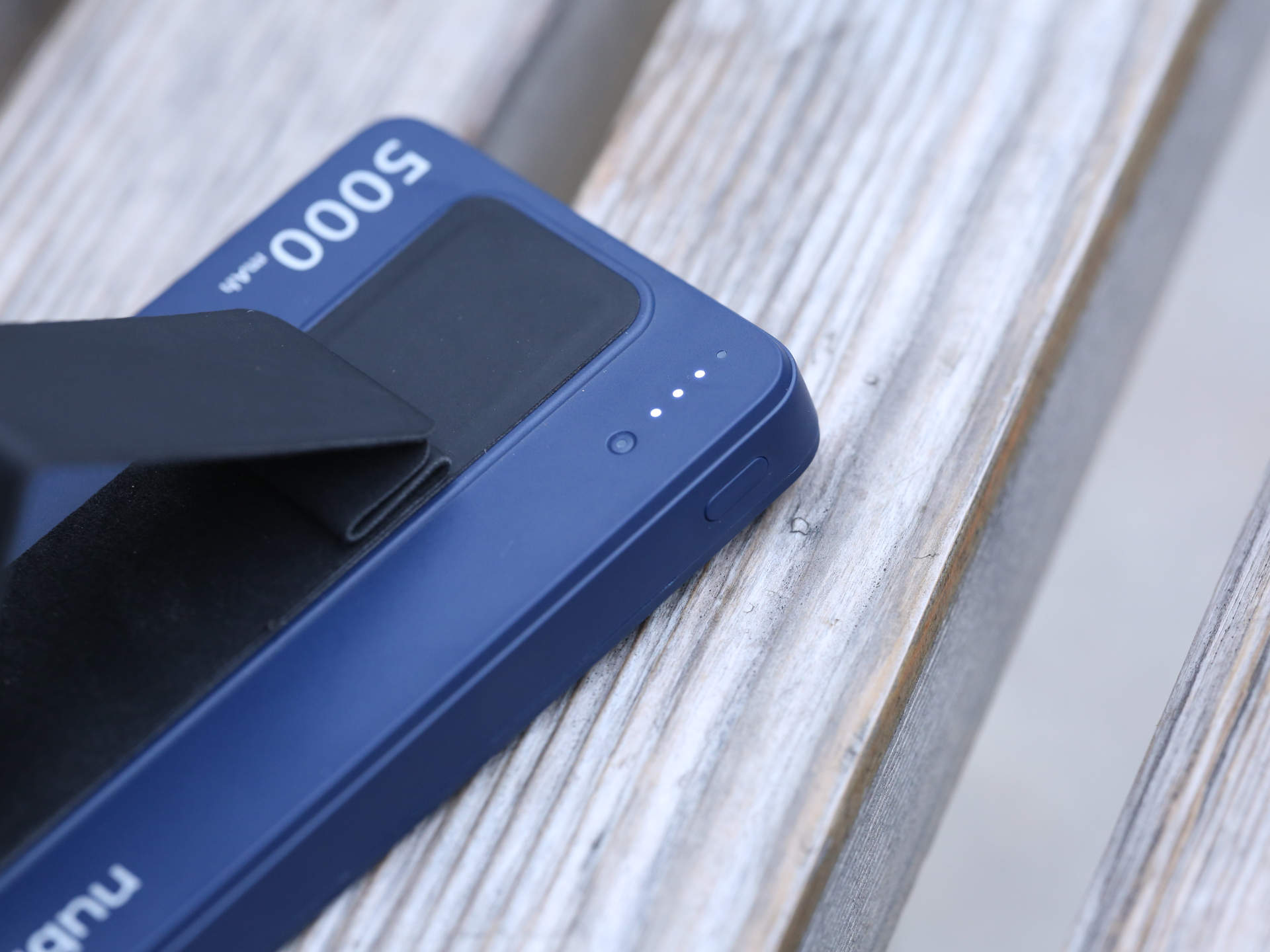 开箱｜努比亚磁吸充电宝PA0001使用测评