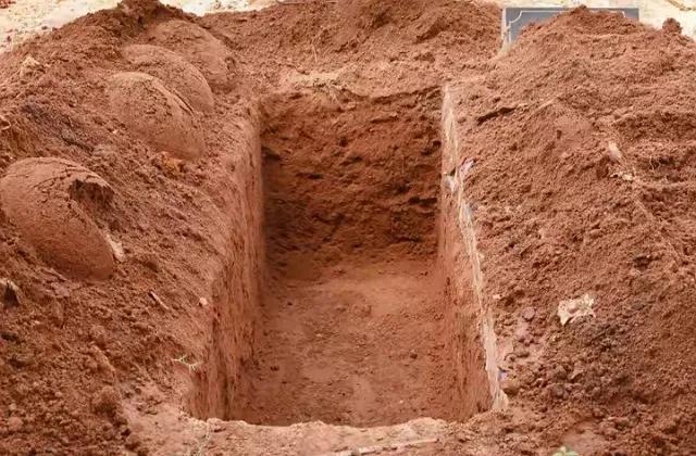 下葬后的遗体又被人刨坟抢走这是为什么网友别太无情了