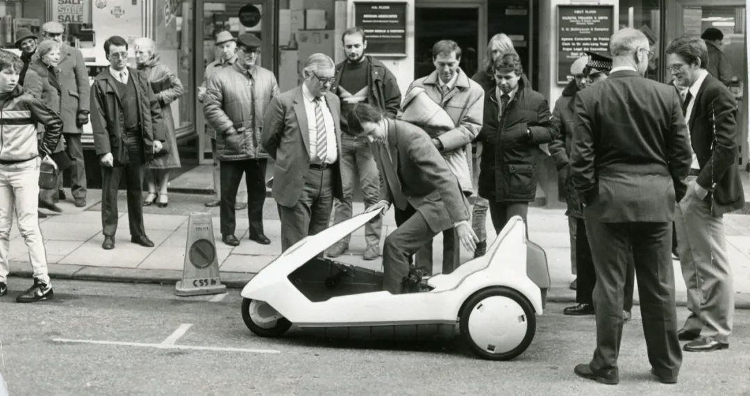 这个大佬把价格打下来后，有几百万人用上了电脑