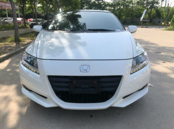 12万买辆二手本田平民跑车，本田CR-Z，中控设计却让小伙心中忐忑