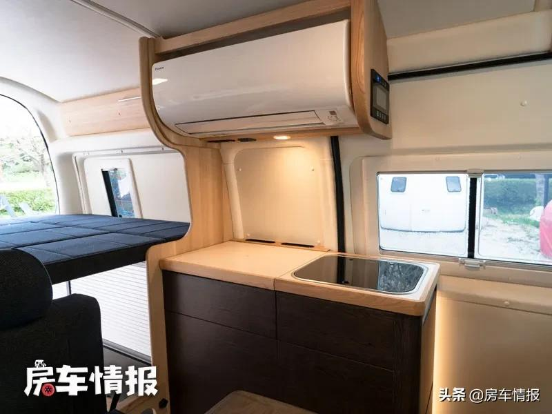 新款丰田海狮房车，7座设计适合接娃买菜，假日旅行还能洗漱做饭
