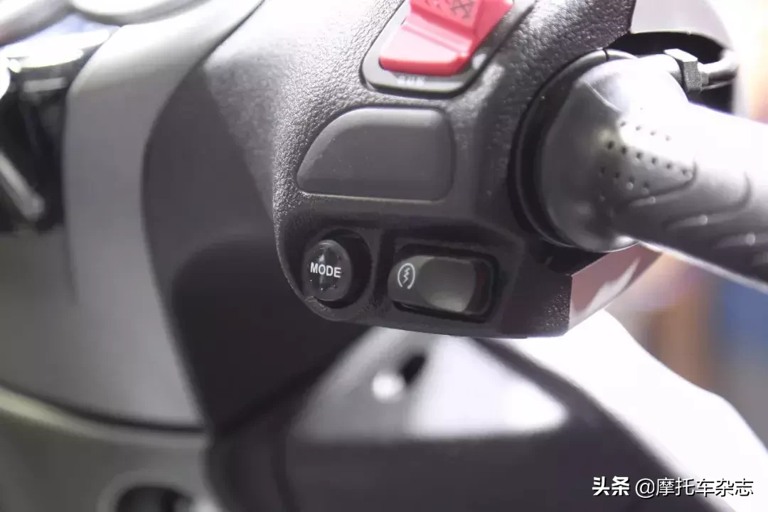 新款Vespa 300售价4.98万起，横置V缸ADV发布！