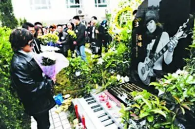 “歌后”陳琳：在前夫生日當天跳樓自殺，她到底經歷了什麼？