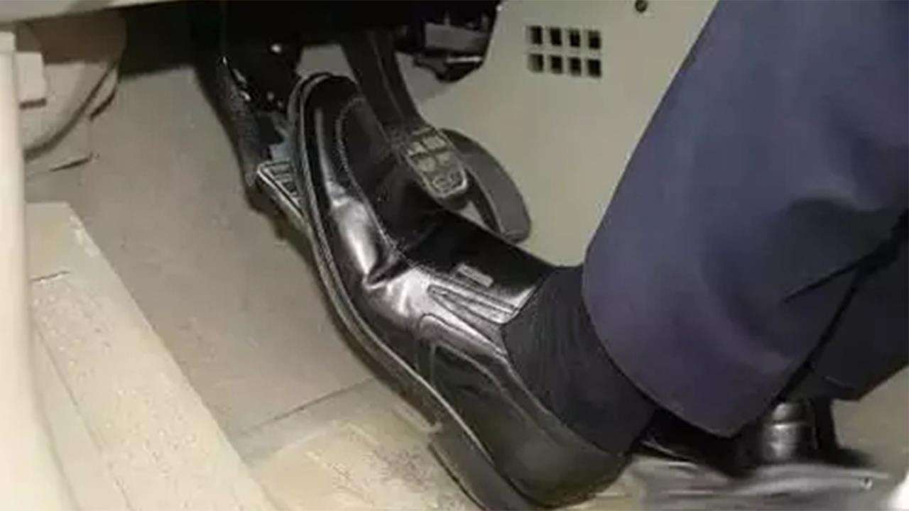 减速先踩离合还是先踩刹车，新手熟记这个口诀，既安全又不费油