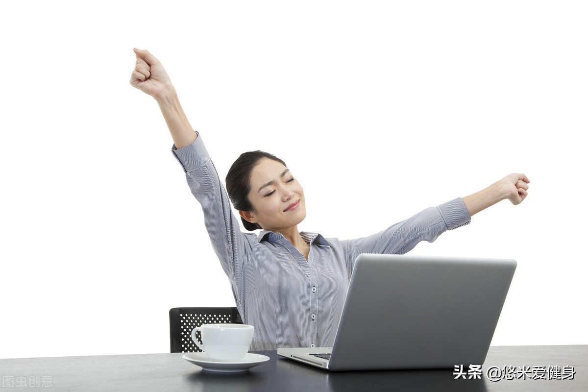 经常久坐容易形成小肚子，教你4种调节方法，轻松消除下腹部赘肉