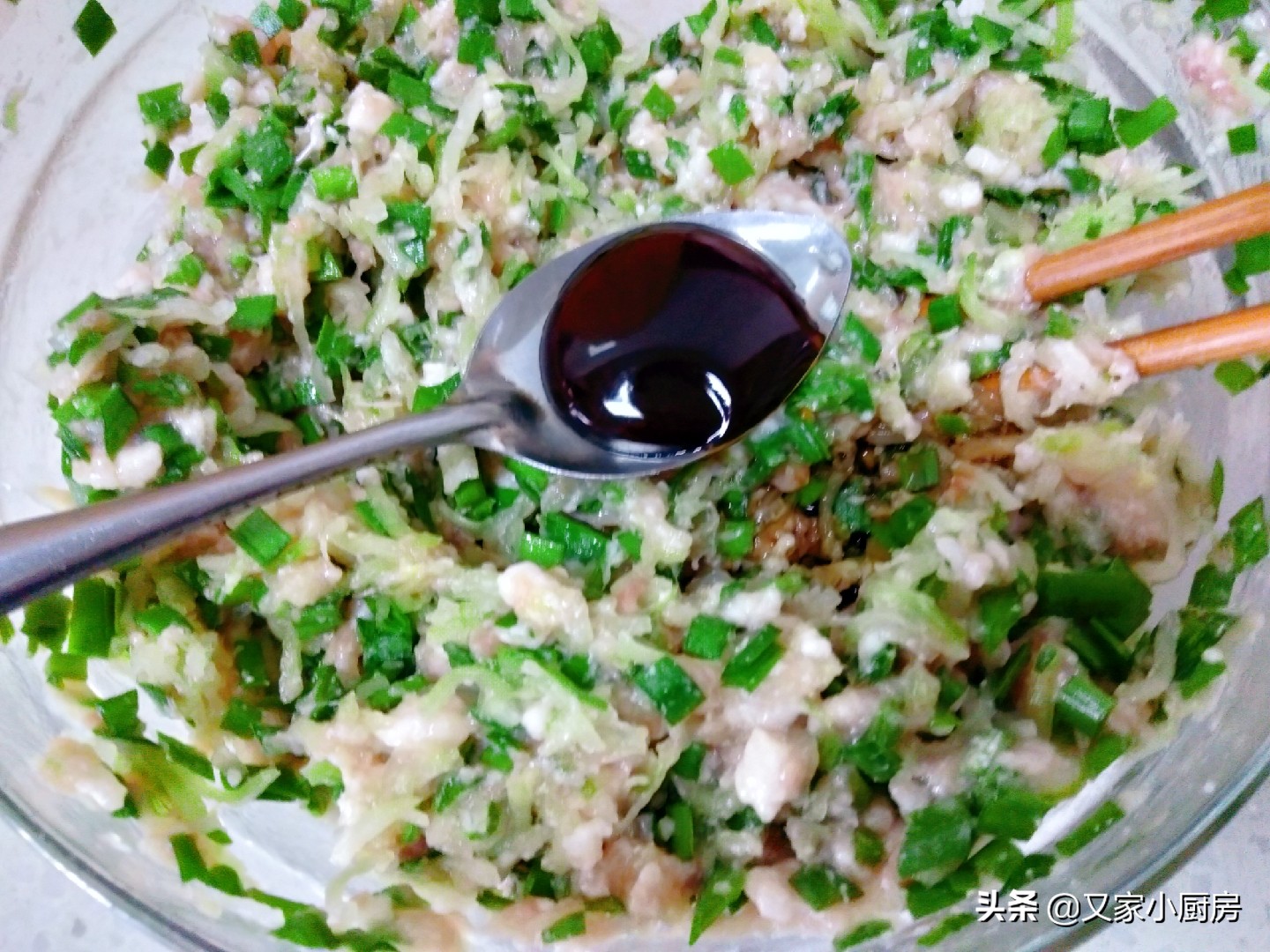 萝卜馅饺子好吃，调馅是关键，分享我家秘制调馅法，出锅鲜美多汁