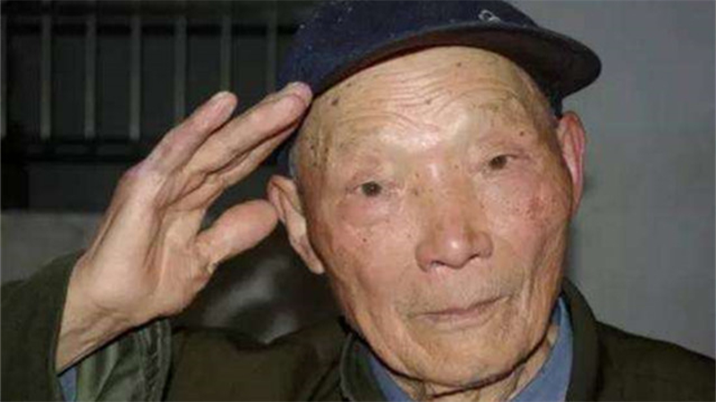 大陆最后3个军统特务，隐姓埋名64年后，在2013年留下一张合影